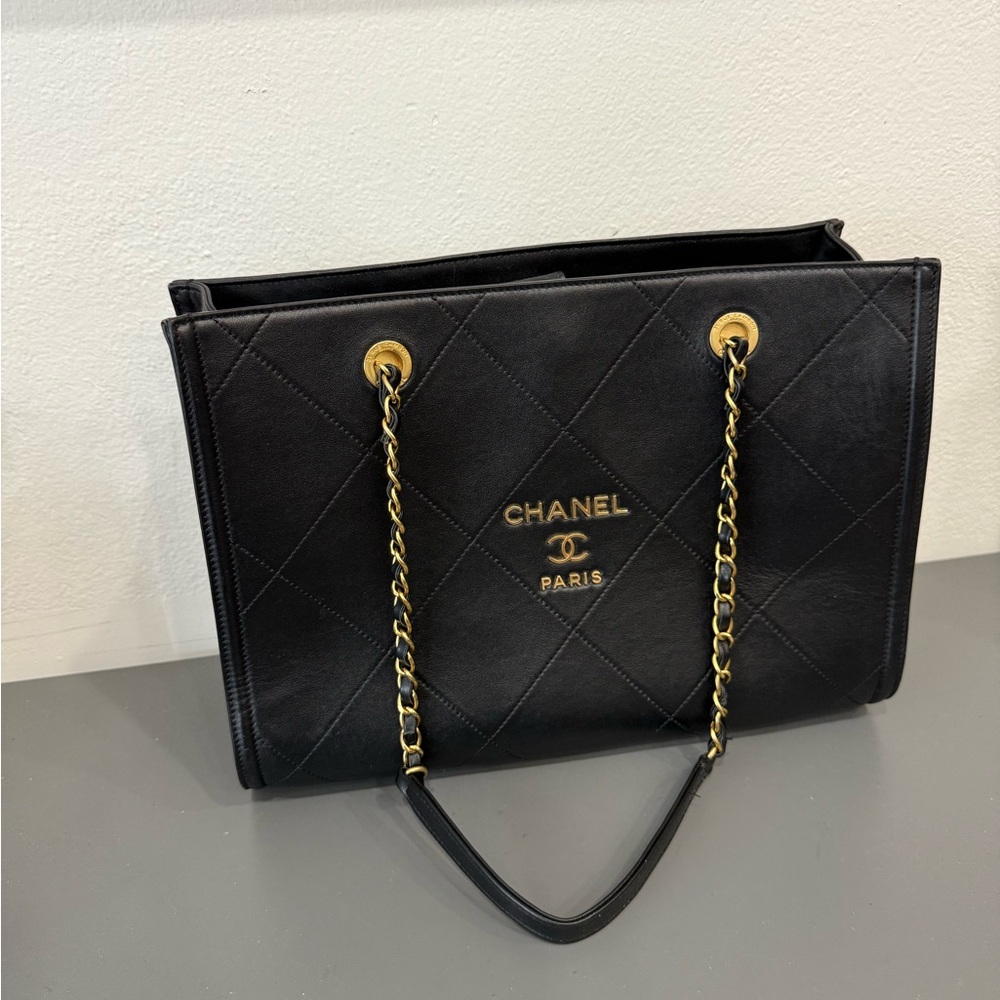 CHANEL Shopping Tote Quilted Calfskin Large